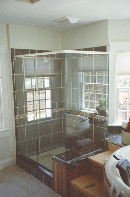 Frameless Door with Notch Panel and Return